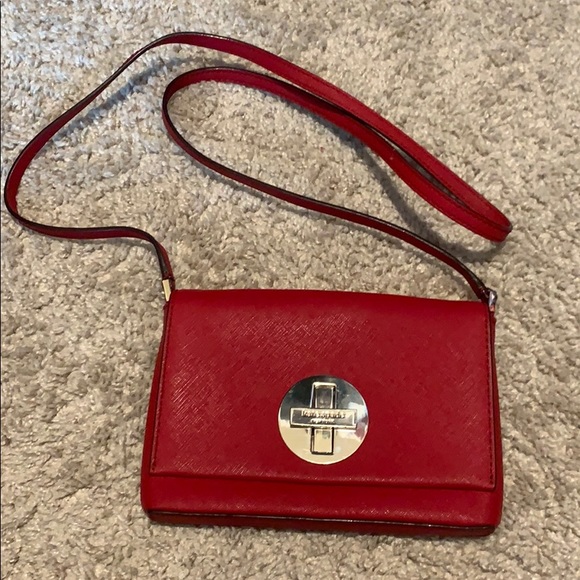 kate spade Handbags - Red Kate Spade Turnlock crossbody